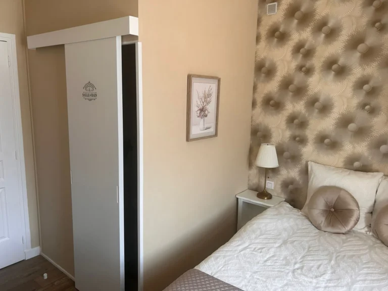 84f15bb5-ddab-4627-931b-de9c2c61b847