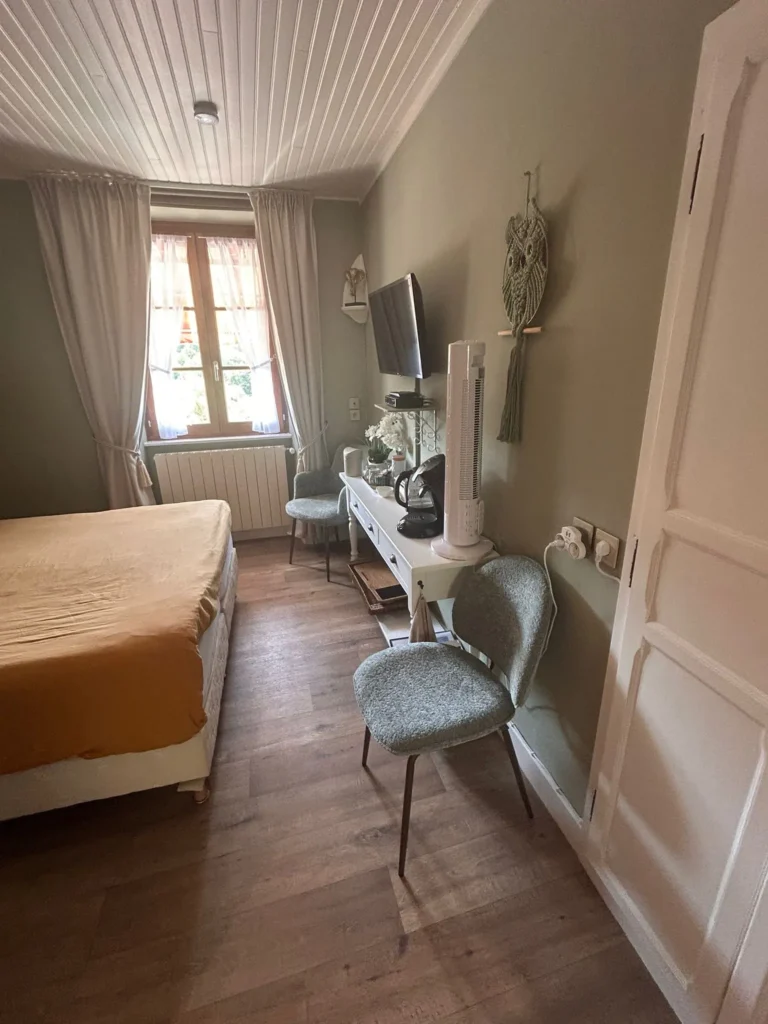 c228d48a-85fa-412b-98d7-5417856a3824